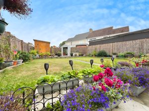 Photo 17- click for photo gallery